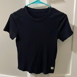 Vuori Mudra Fitted Tee - black, size small